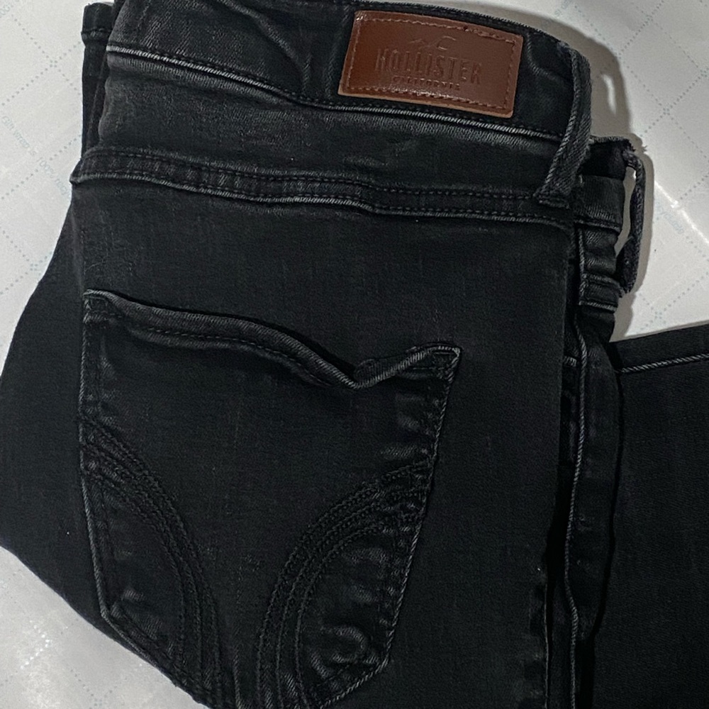 W:27 L:28 HOLLISTER high rise super skinny jeans